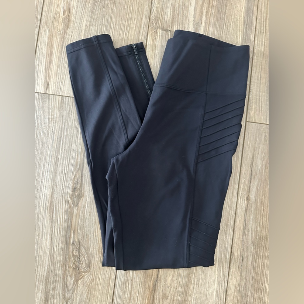 Athleta Women’s Delancey Moto Tight Leggings with Ribbed Detail Size Medium